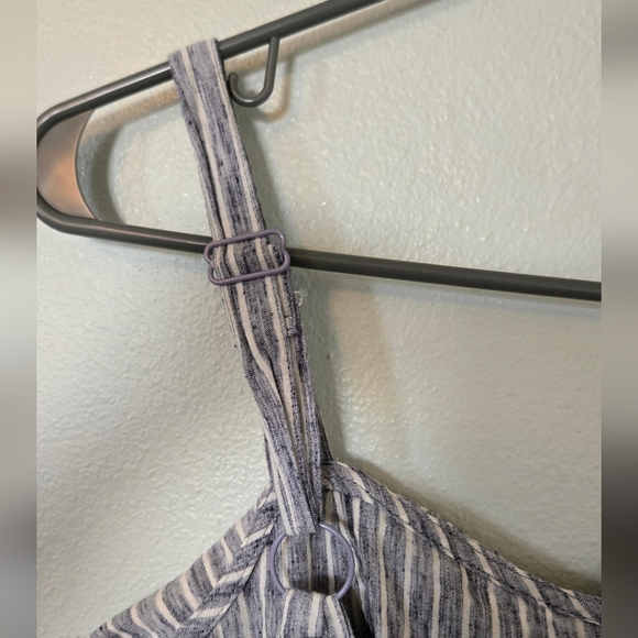 American Eagle Wide Leg Striped Jumpsuit Size 4 - Picture 7 of 9